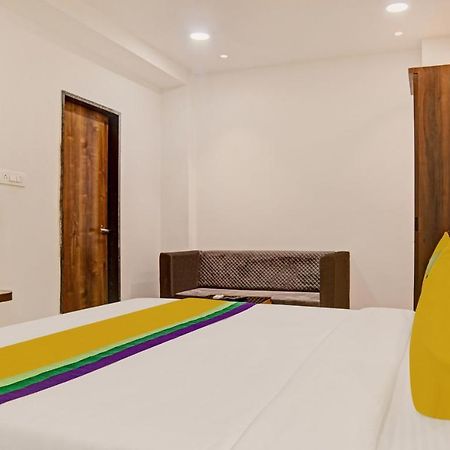 Itsy Hotels Phoenix Indore Esterno foto